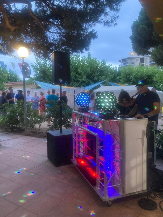 Camping El Pinar Platja Санта-Сусанна Екстер'єр фото